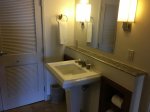 1141 Bathroom 1.JPG